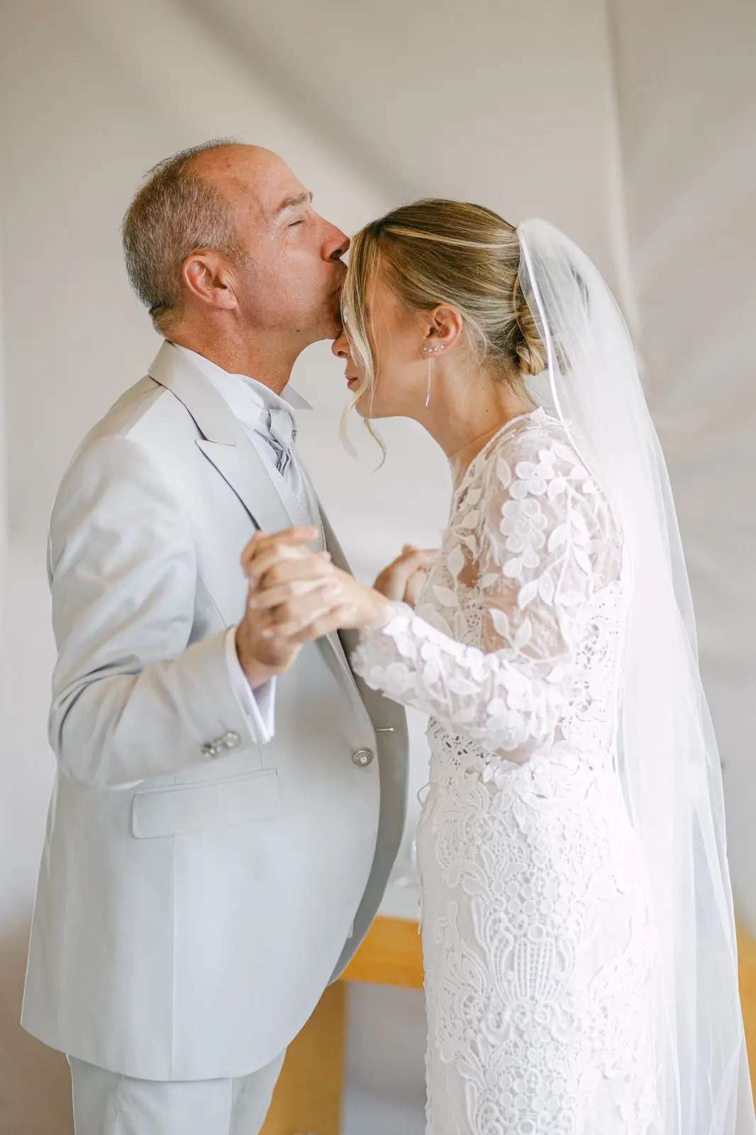 An emotional moment with the bride before the ceremony