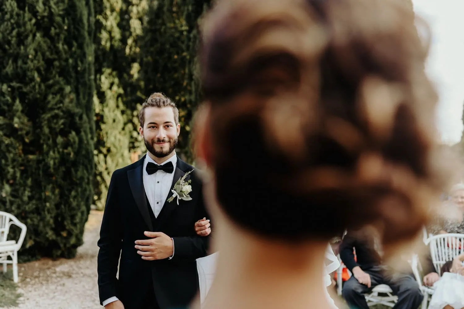Raffaele sorride durante la cerimonia